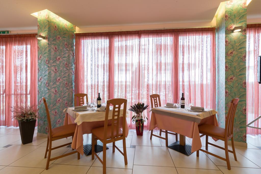 Hotel La Ninfea Montesilvano Luaran gambar