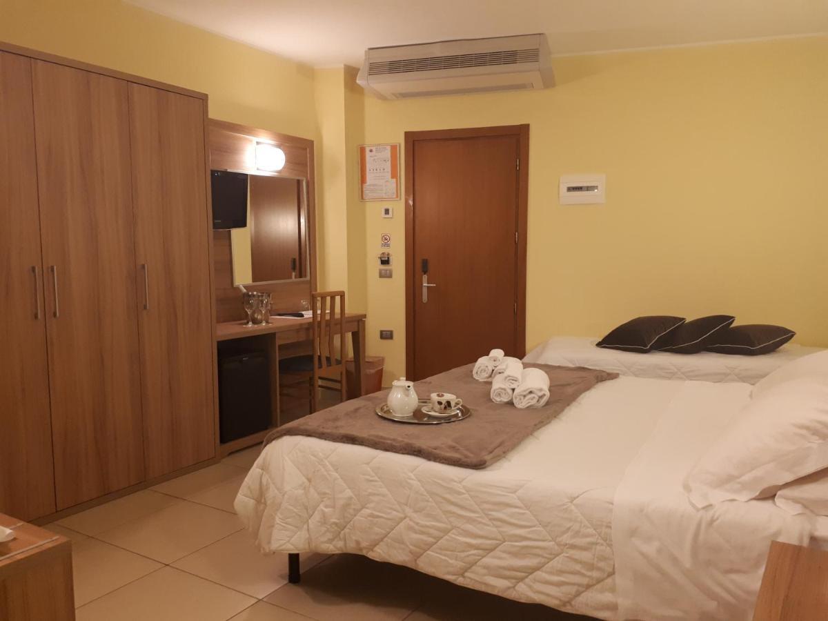 Hotel La Ninfea Montesilvano Luaran gambar