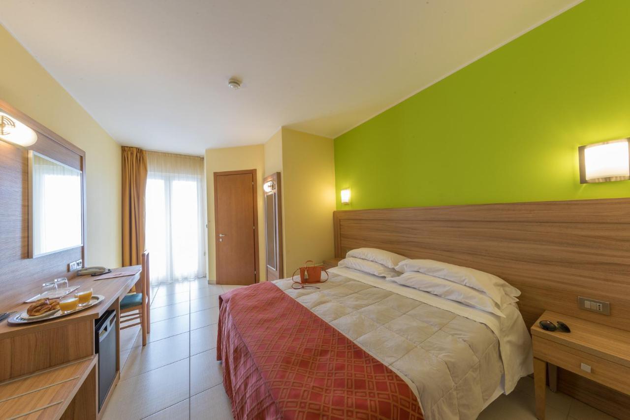 Hotel La Ninfea Montesilvano Luaran gambar